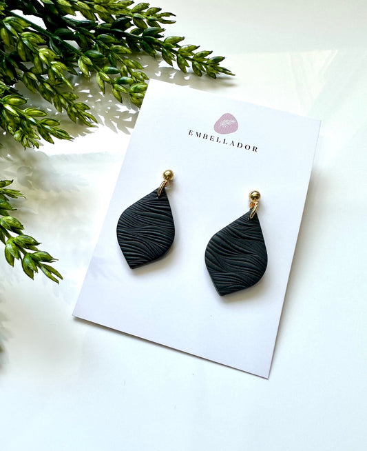 Kaia in Black Wave Jewelry Embellador 