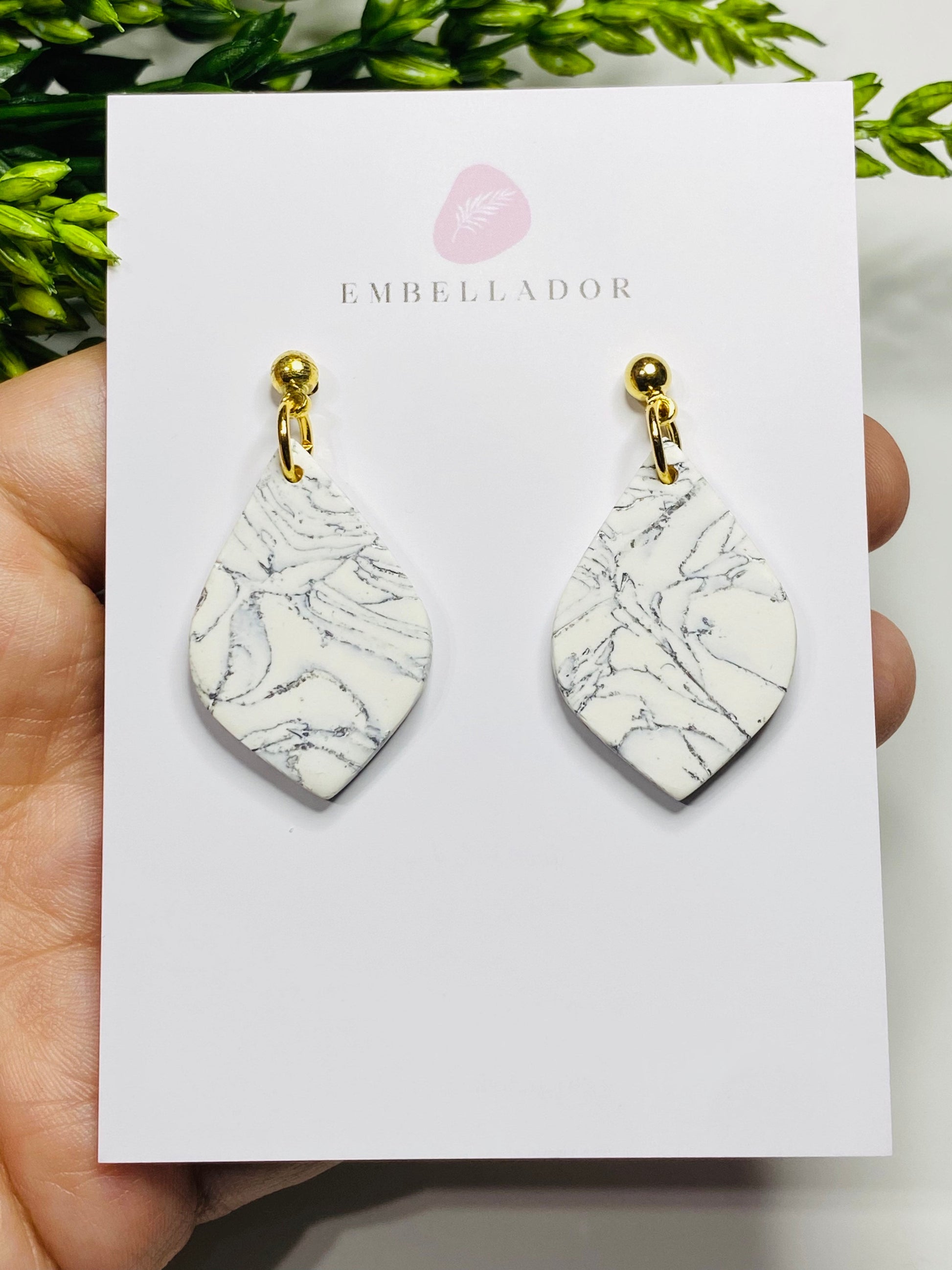 Kaia in White Marble Jewelry Embellador 