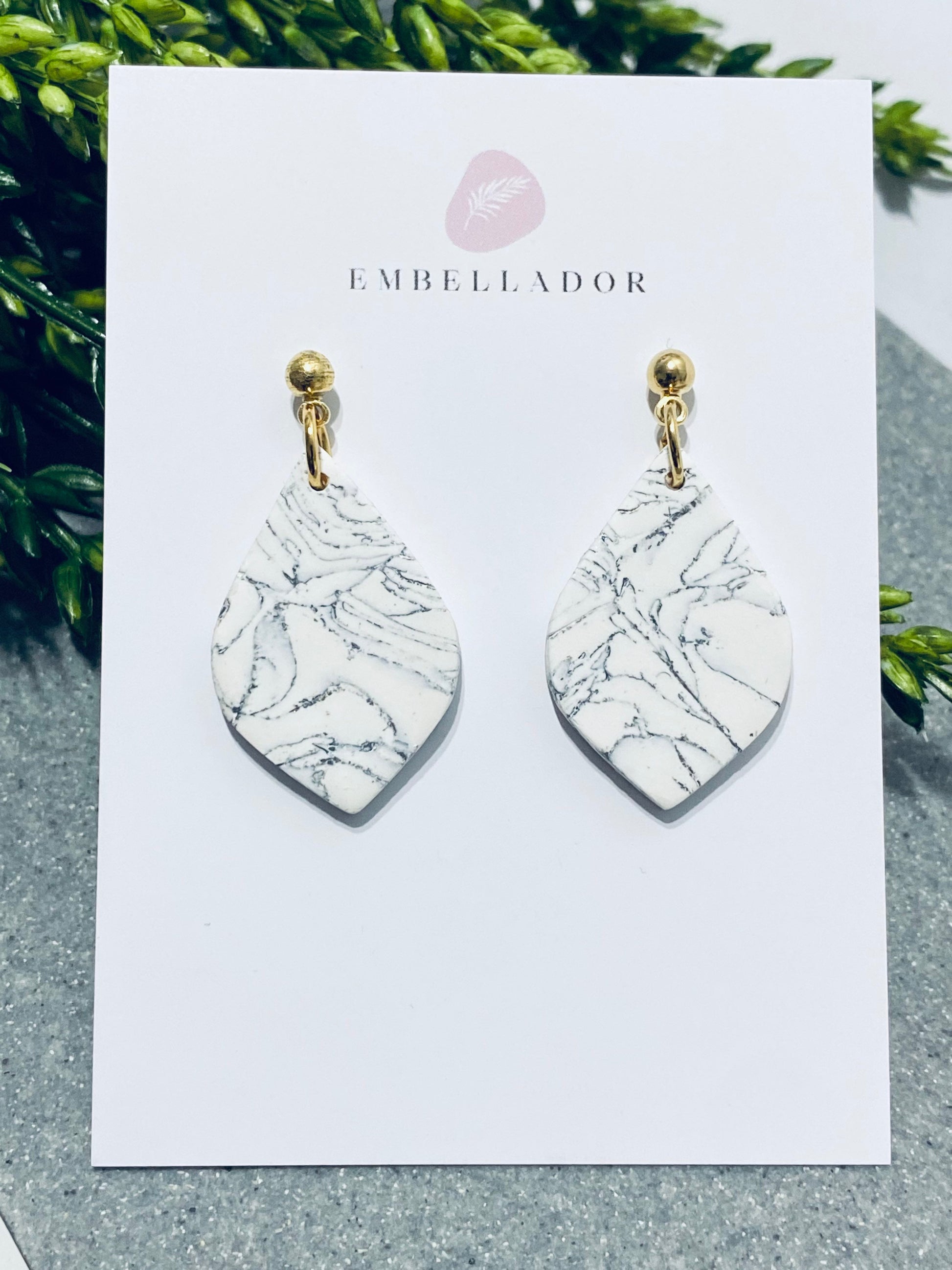 Kaia in White Marble Jewelry Embellador 