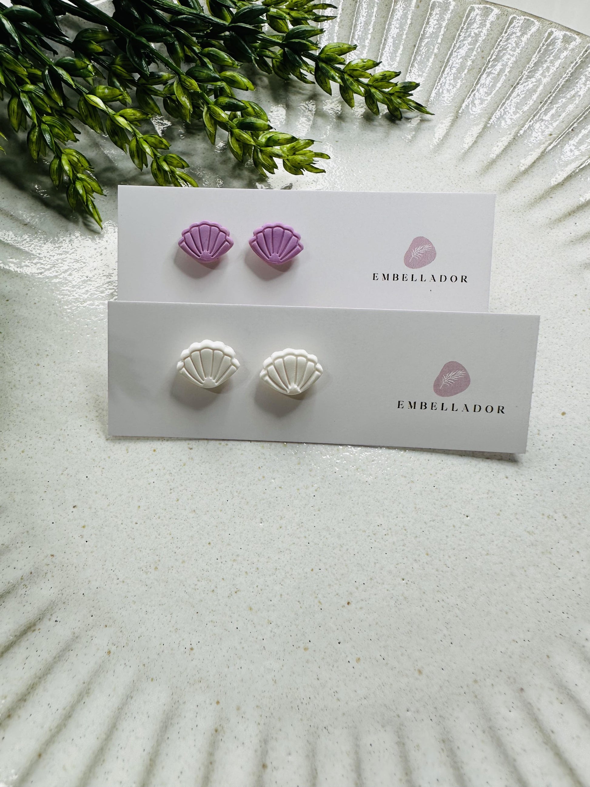 Mini Wisteria Shell Stud Jewelry Embellador 