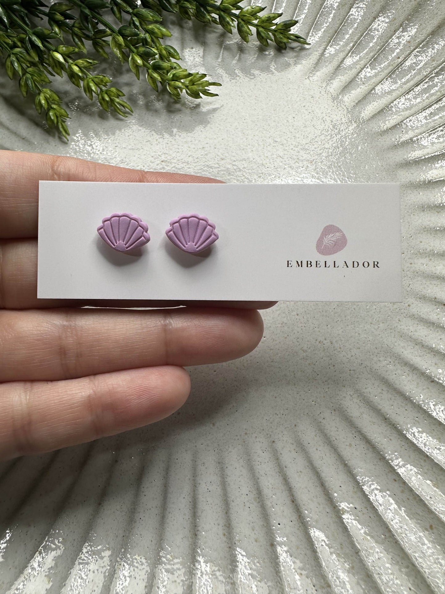 Mini Wisteria Shell Stud Jewelry Embellador 