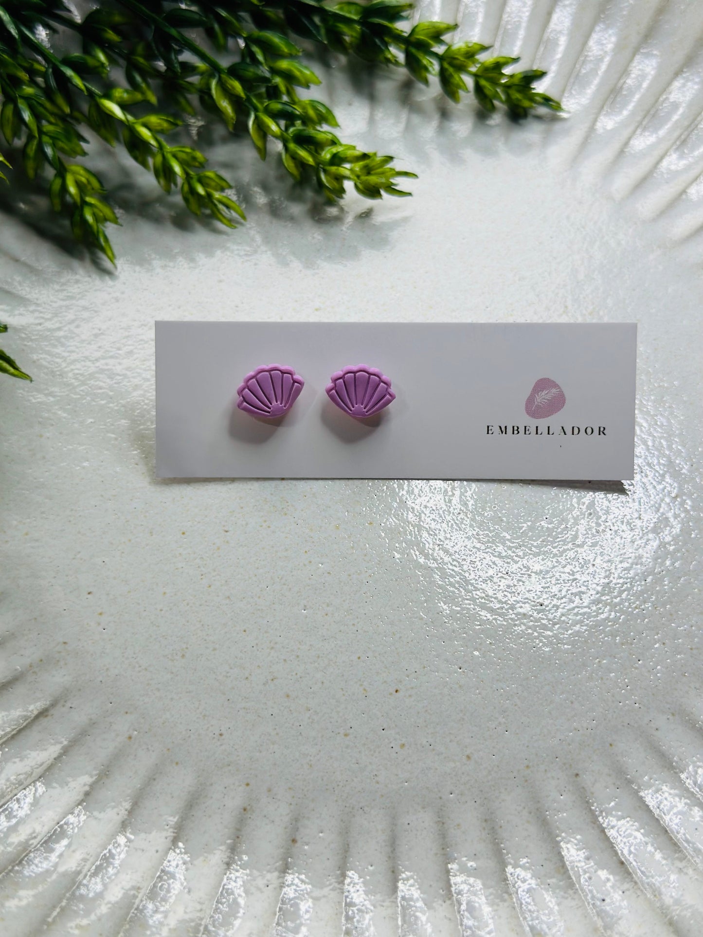 Mini Wisteria Shell Stud Jewelry Embellador 